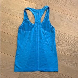 New blue Lululemon tank